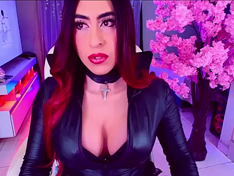 latexgoddes online show from November 7, 5:34 am
