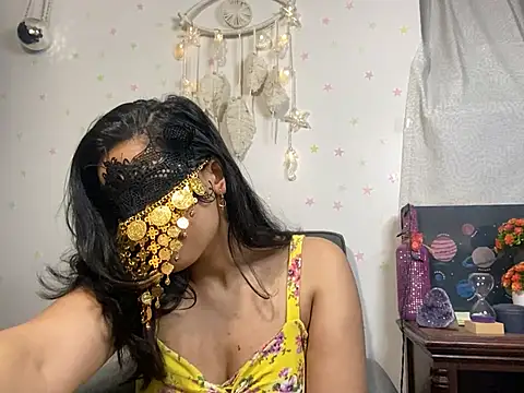 desiiiinigal online show from February 20, 7:05 pm