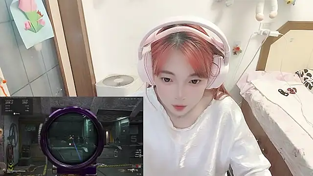 Snapshot of Song_99 chatting on June 3, 2:33 pm Song 99 online show from June 3, 2:33 pm