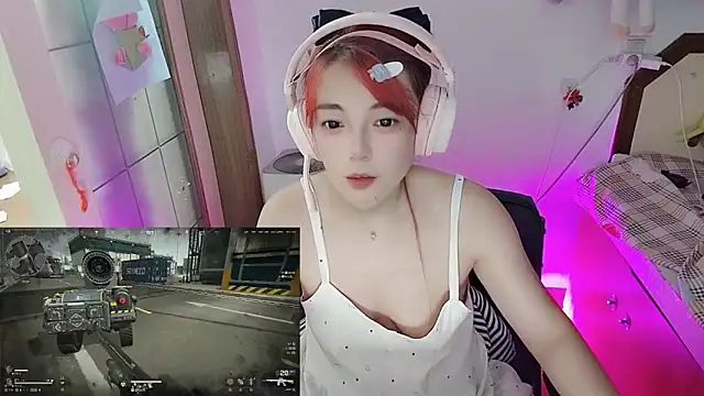 Snapshot of Song_99 chatting on July 17, 4:48 pm Song 99 online show from July 17, 4:48 pm