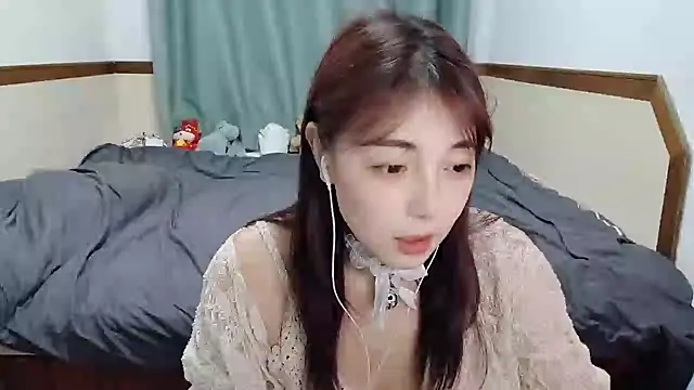 Snapshot of Song_99 chatting on February 20, 2:02 pm Song 99 online show from February 20, 2:02 pm