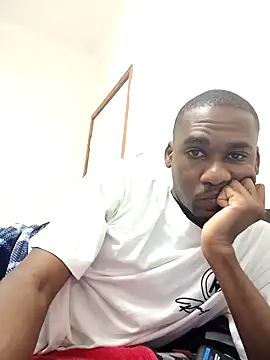 Snapshot of babyboy_tee chatting on September 28, 10:39 pm babyboy tee online show from September 28, 10:39 pm