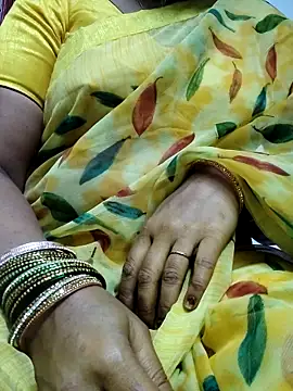 Snapshot of laxmitelugu78 chatting on March 7, 3:07 pm laxmitelugu78 online show from March 7, 3:07 pm