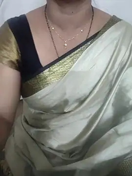 Snapshot of laxmitelugu78 chatting on November 8, 7:23 am laxmitelugu78 online show from November 8, 7:23 am