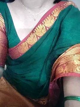 Snapshot of laxmitelugu78 chatting on September 27, 6:47 pm laxmitelugu78 online show from September 27, 6:47 pm