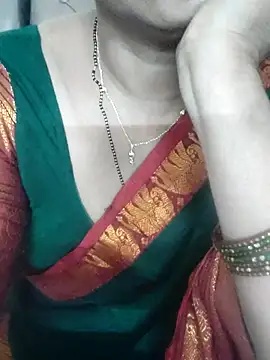 Snapshot of laxmitelugu78 chatting on November 2, 8:19 am laxmitelugu78 online show from November 2, 8:19 am