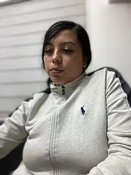 Snapshot of Im-Allysoon chatting on February 5, 2:19 am Im-Allysoon online show from February 5, 2:19 am