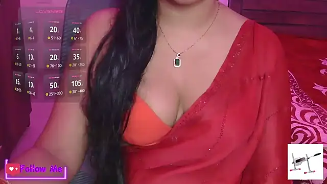 Snapshot of PRIYANKAUAE chatting on October 31, 1:02 am PRIYANKAUAE online show from October 31, 1:02 am