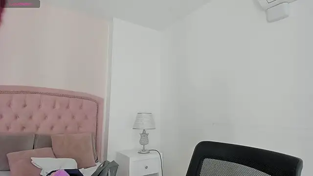 Kendall  Fox online show from September 21, 5:34 am