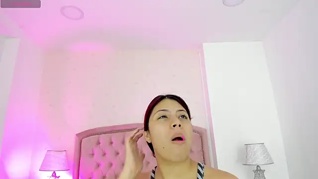 Kendall  Fox online show from November 1, 7:02 am