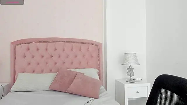 Kendall  Fox online show from November 27, 6:25 am