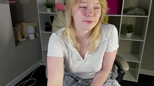 Snapshot of Amy_Kimberlly chatting on September 15, 1:06 am Amy Kimberlly online show from September 15, 1:06 am