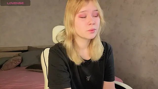 Amy Kimberlly online show from November 10, 12:15 am