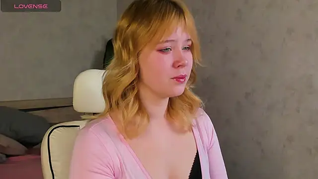 Amy Kimberlly online show from December 3, 12:01 am