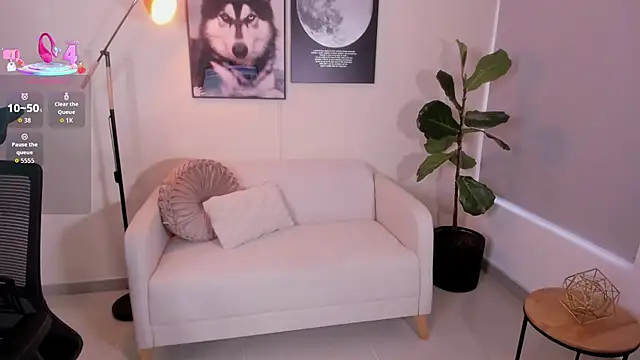 LairaScott online show from December 16, 10:36 pm