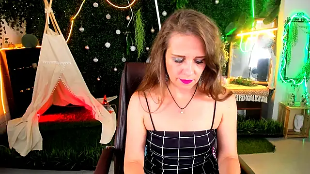 EmiliaBedy online show from July 6, 9:05 am