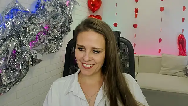 Snapshot of EmiliaBedy chatting on February 25, 3:20 pm EmiliaBedy online show from February 25, 3:20 pm