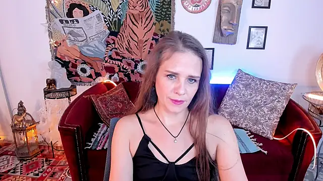 Snapshot of EmiliaBedy chatting on October 2, 9:23 am EmiliaBedy online show from October 2, 9:23 am