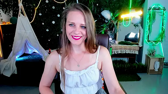 EmiliaBedy online show from May 13, 9:16 am