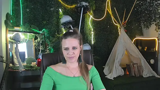Snapshot of EmiliaBedy chatting on March 11, 12:28 pm EmiliaBedy online show from March 11, 12:28 pm