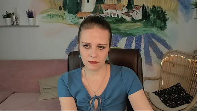 Snapshot of EmiliaBedy chatting on February 22, 9:12 am EmiliaBedy online show from February 22, 9:12 am