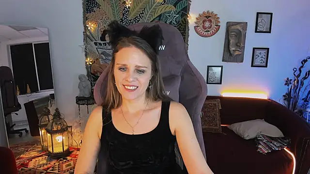 Snapshot of EmiliaBedy chatting on March 16, 3:28 pm EmiliaBedy online show from March 16, 3:28 pm