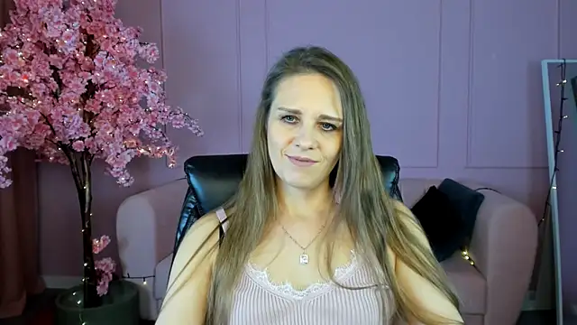 Snapshot of EmiliaBedy chatting on February 24, 12:16 pm EmiliaBedy online show from February 24, 12:16 pm