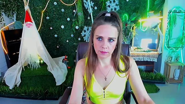 EmiliaBedy online show from December 18, 9:03 am