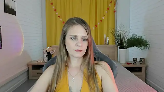 Snapshot of EmiliaBedy chatting on March 15, 12:13 pm EmiliaBedy online show from March 15, 12:13 pm