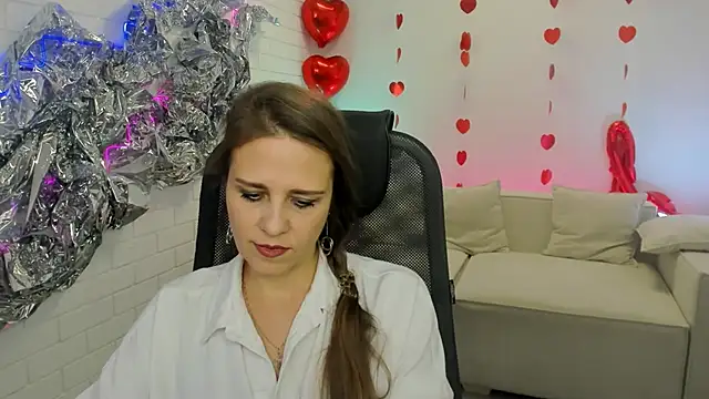 Snapshot of EmiliaBedy chatting on February 25, 9:09 am EmiliaBedy online show from February 25, 9:09 am
