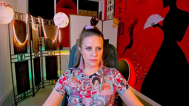 Snapshot of EmiliaBedy chatting on March 20, 3:25 pm EmiliaBedy online show from March 20, 3:25 pm