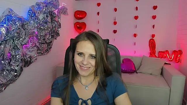 Snapshot of EmiliaBedy chatting on March 18, 12:28 pm EmiliaBedy online show from March 18, 12:28 pm