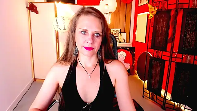 EmiliaBedy online show from June 10, 9:10 am