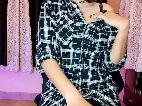 Snapshot of Aapsara_ chatting on February 6, 4:47 pm Aapsara online show from February 6, 4:47 pm