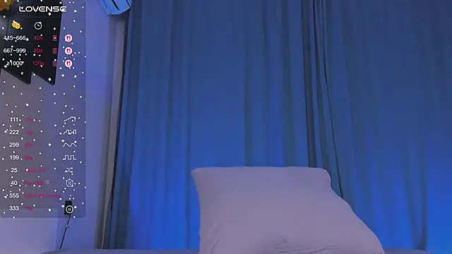 Snapshot of Shiny_Jennifer chatting on November 13, 5:22 am Shiny Jennifer online show from November 13, 5:22 am