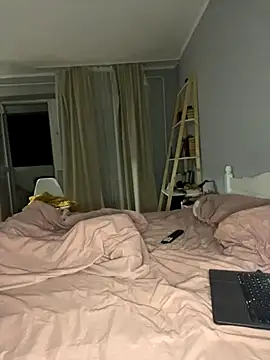 Snapshot of bunnythetailor chatting on October 18, 11:07 pm bunnythetailor online show from October 18, 11:07 pm