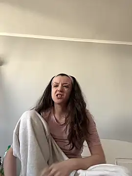 bunnythetailor online show from March 11, 12:43 pm