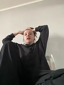 bunnythetailor online show from February 16, 10:47 am