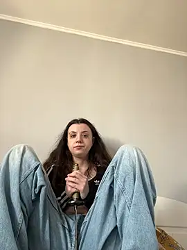 bunnythetailor online show from April 5, 6:42 am