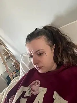 bunnythetailor online show from February 19, 8:22 am