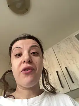 bunnythetailor online show from March 14, 3:51 pm