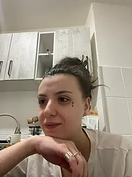 bunnythetailor online show from February 24, 2:12 am