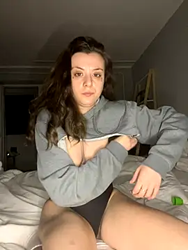 Snapshot of bunnythetailor chatting on November 3, 11:30 pm bunnythetailor online show from November 3, 11:30 pm