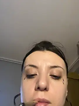 Snapshot of bunnythetailor chatting on February 4, 12:29 am bunnythetailor online show from February 4, 12:29 am