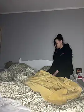 Snapshot of bunnythetailor chatting on February 26, 2:52 am bunnythetailor online show from February 26, 2:52 am