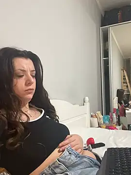 bunnythetailor online show from April 4, 6:36 pm