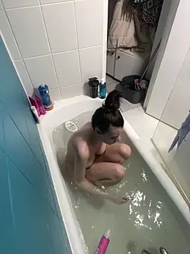 bunnythetailor online show from March 7, 4:23 pm