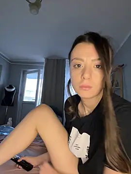 bunnythetailor online show from November 6, 1:48 pm