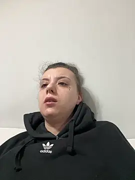 bunnythetailor online show from February 16, 11:24 pm