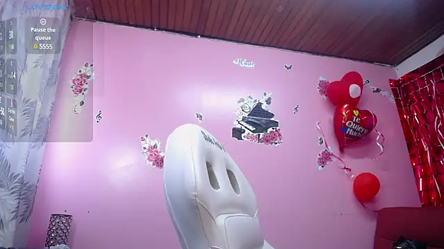 Snapshot of Sofii_cutee chatting on March 3, 12:50 pm Sofii cutee online show from March 3, 12:50 pm